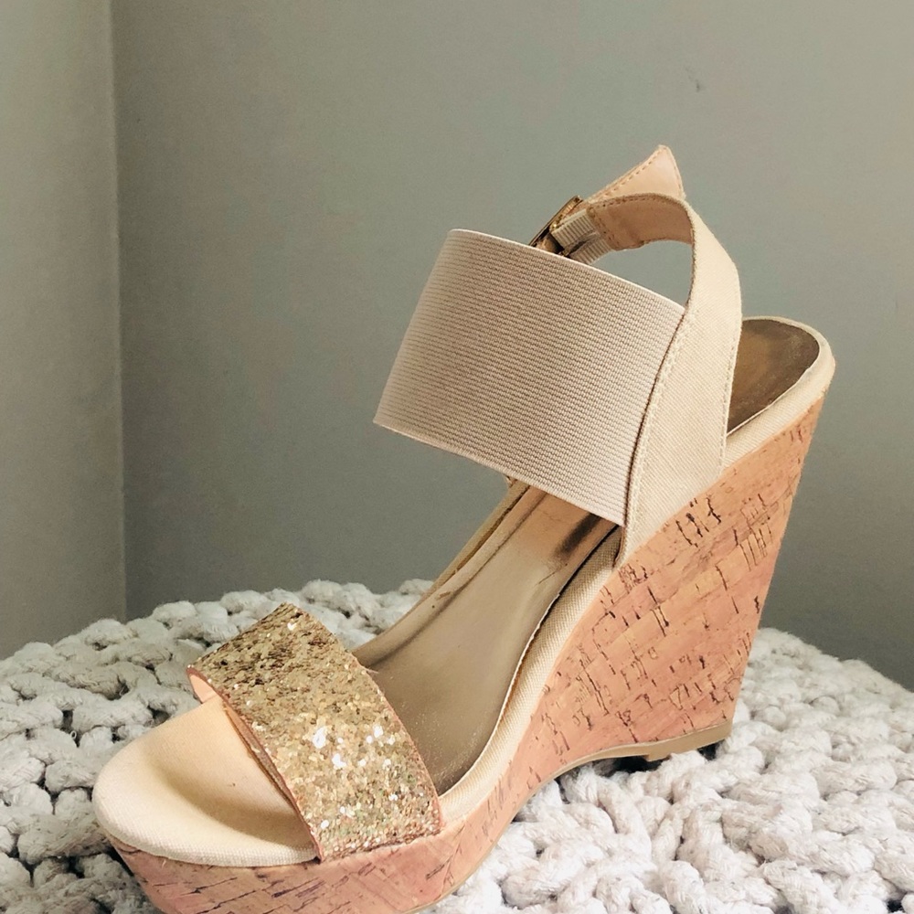 Madden Girl Wedge